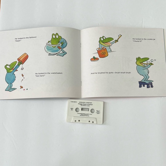 Lot of 5 Read Along Books with Cassettes Arthur, Clifford, Froggy and more! EUC - Picture 6 of 16